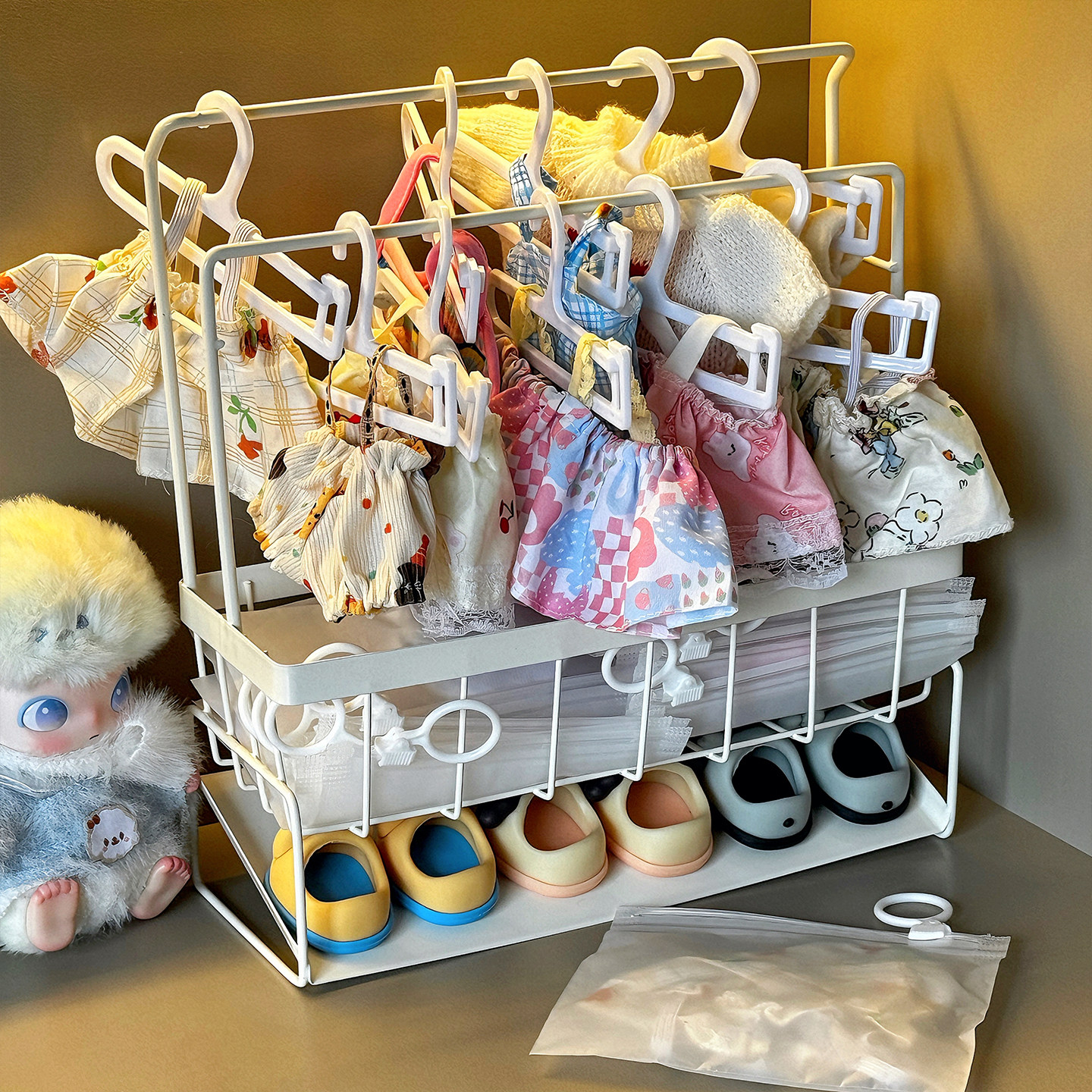棉花娃娃衣服收纳架裙子鞋子衣柜图片