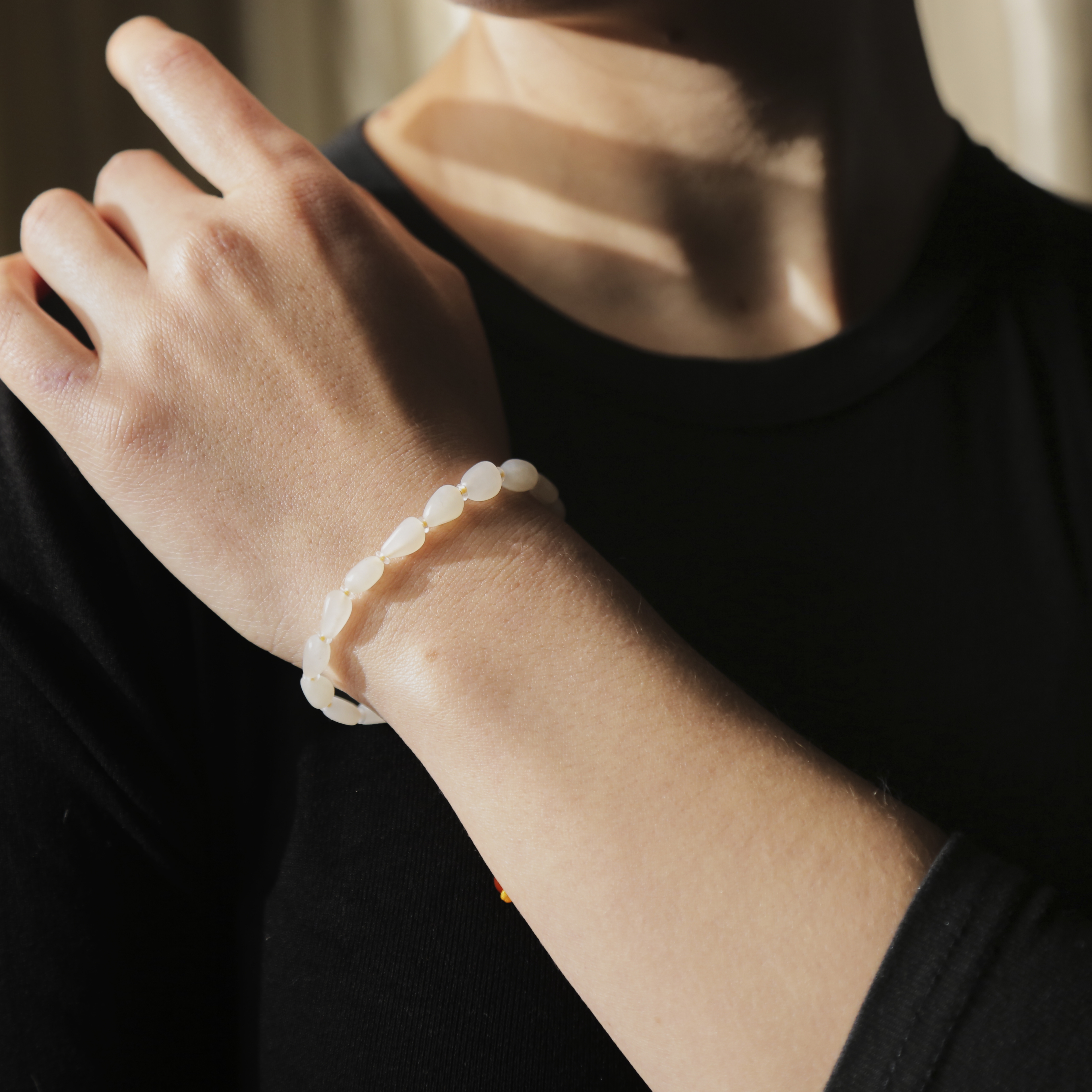 新疆和田玉光白手串细腻油润 典雅 悦心