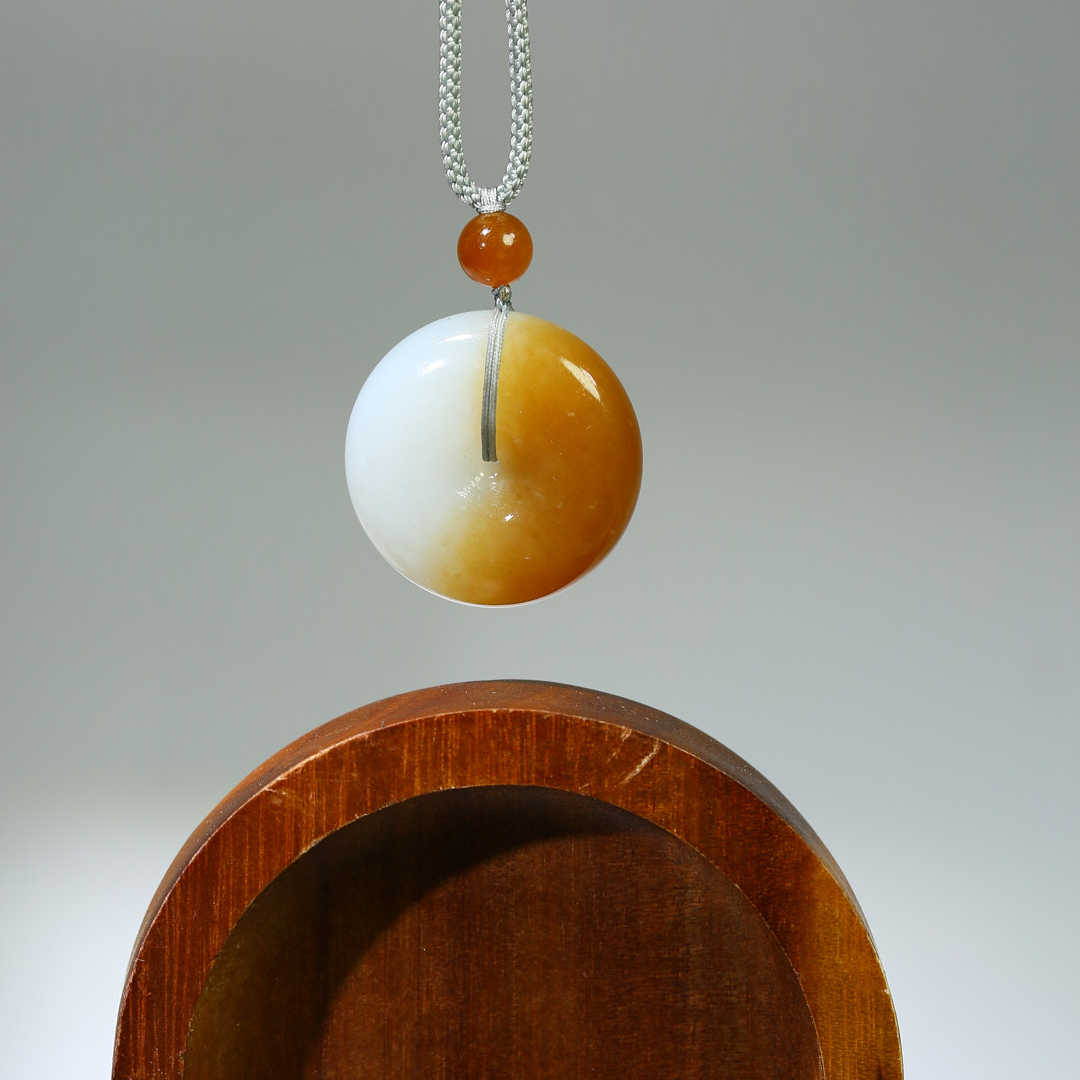 新疆和田玉平安扣 且末糖料 天然糖色 温润显气质