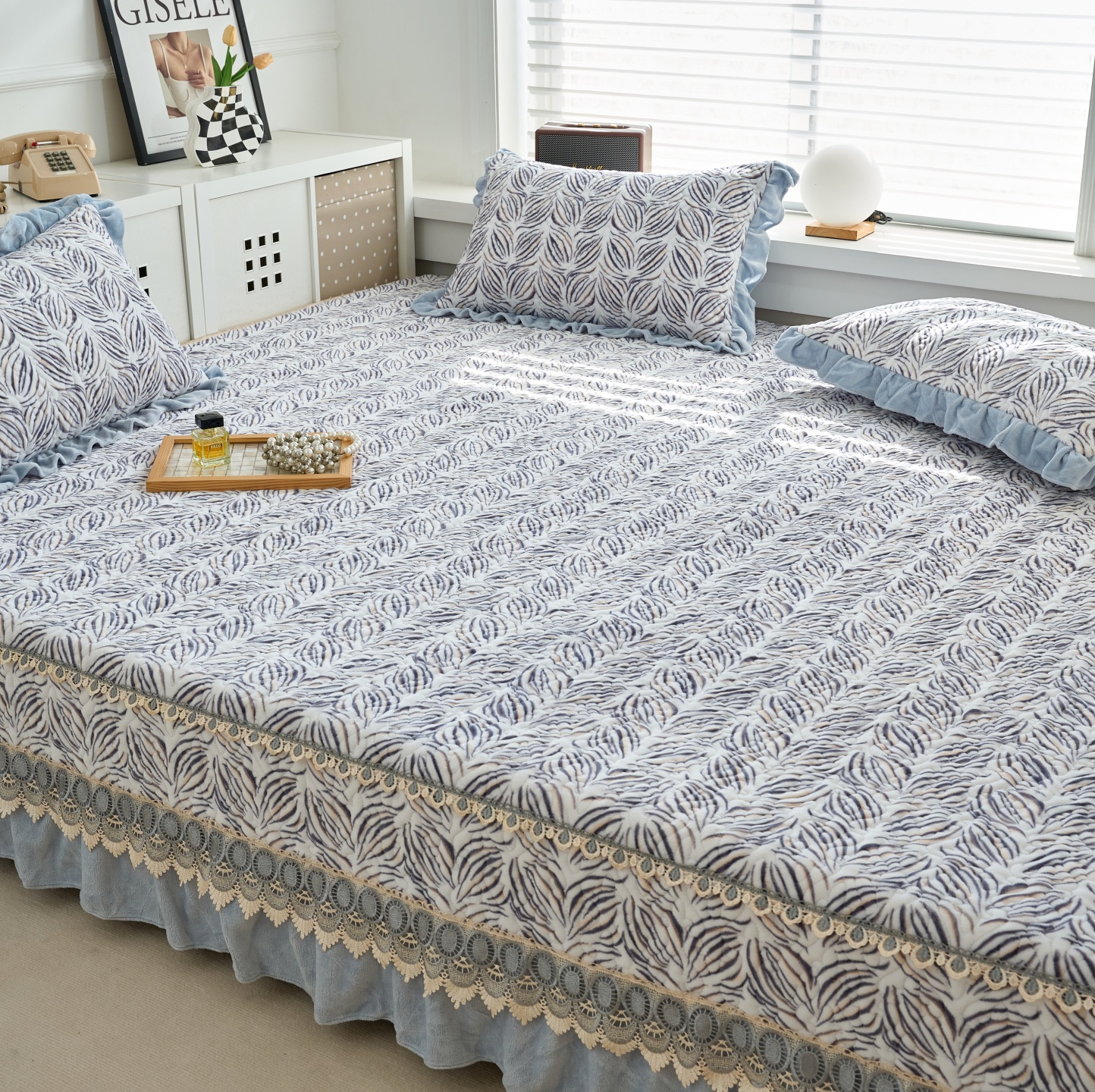 牛奶绒床盖加绒土炕盖榻榻米防滑