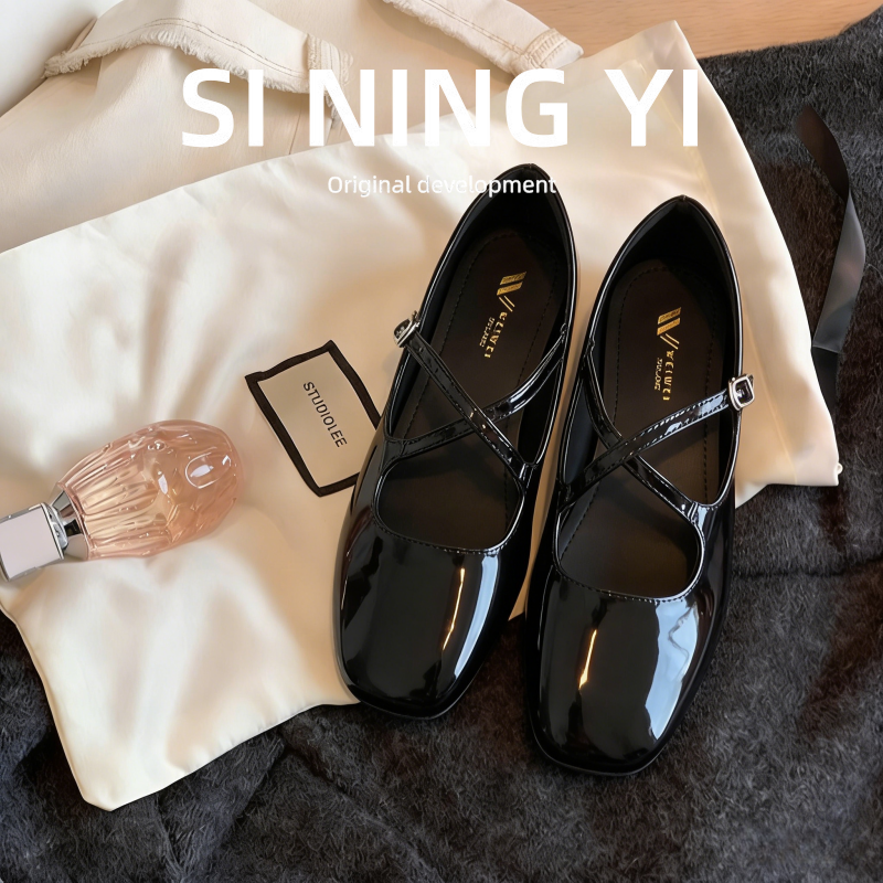 春款真皮女鞋圆头浅口漆皮交叉搭扣平底玛丽珍小皮鞋女单鞋大码,女鞋,玛丽珍鞋,淘宝优惠券,粉丝福利购,淘宝优惠卷