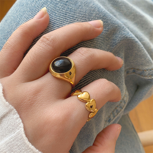 WITH GJ 气场超强 法式复古黑猫眼石满圈爱心戒指女保色个性指环
