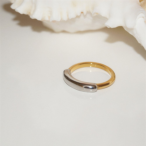 冷淡风金银双色光面戒指钛钢女