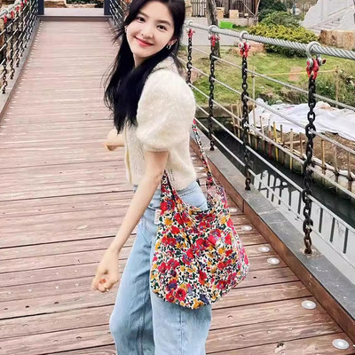日韩ins碎花单肩斜挎布包