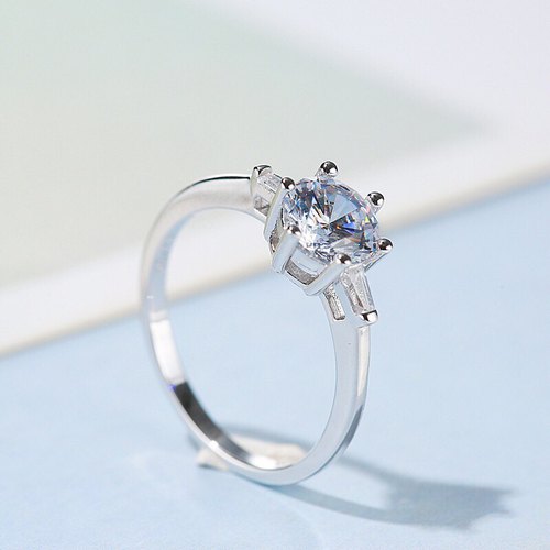 唐艺昕同款求婚莫桑钻戒指