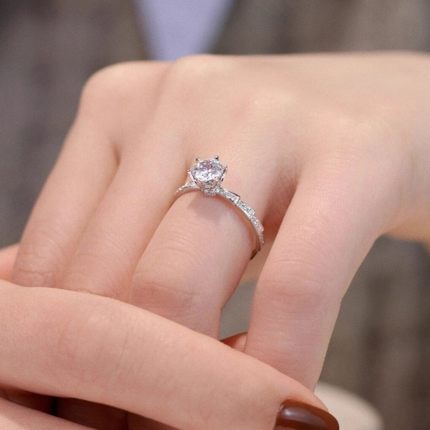 正品莫桑石戒指女仿真钻戒925纯银镀AU750白金蛇骨款情侣对戒饰品