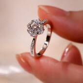 正品 莫桑石钻戒女925银镀AU750白金结婚仿真钻戒灿若星辰复古奢华