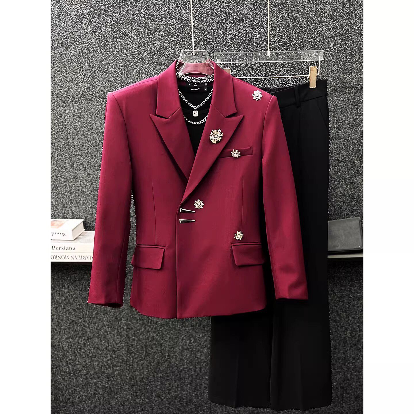 高级感限定款红色垫肩西装男士韩系休闲金属装饰收腰西服外套炸街