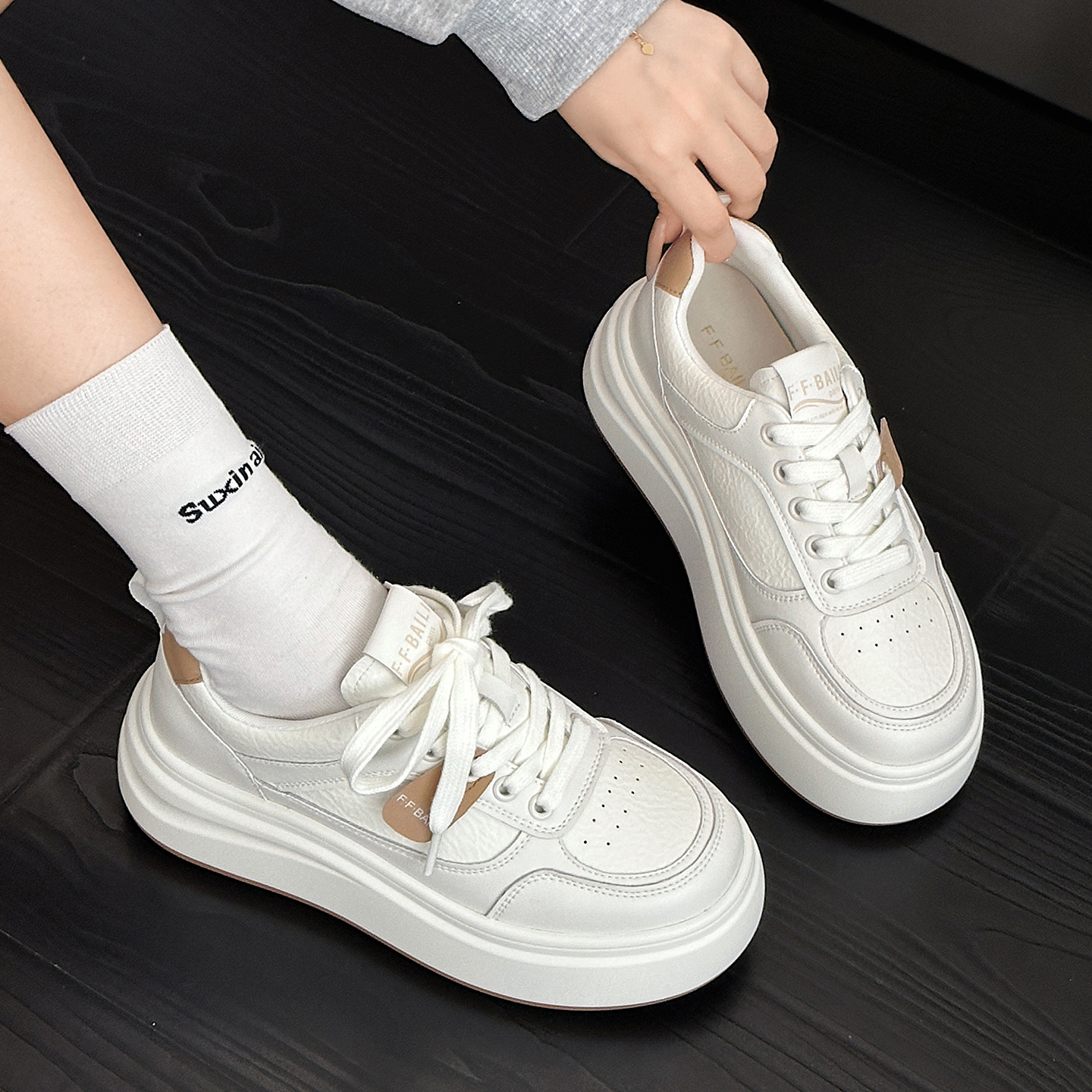 真皮厚底小白鞋女2025新款