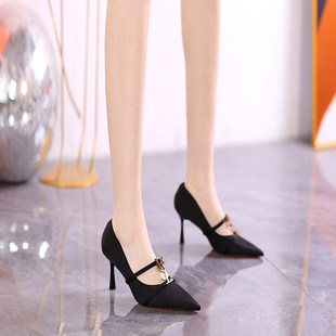 8cm尖头高跟鞋女2026春秋季新款细跟浅口金属装饰一字带时尚单鞋