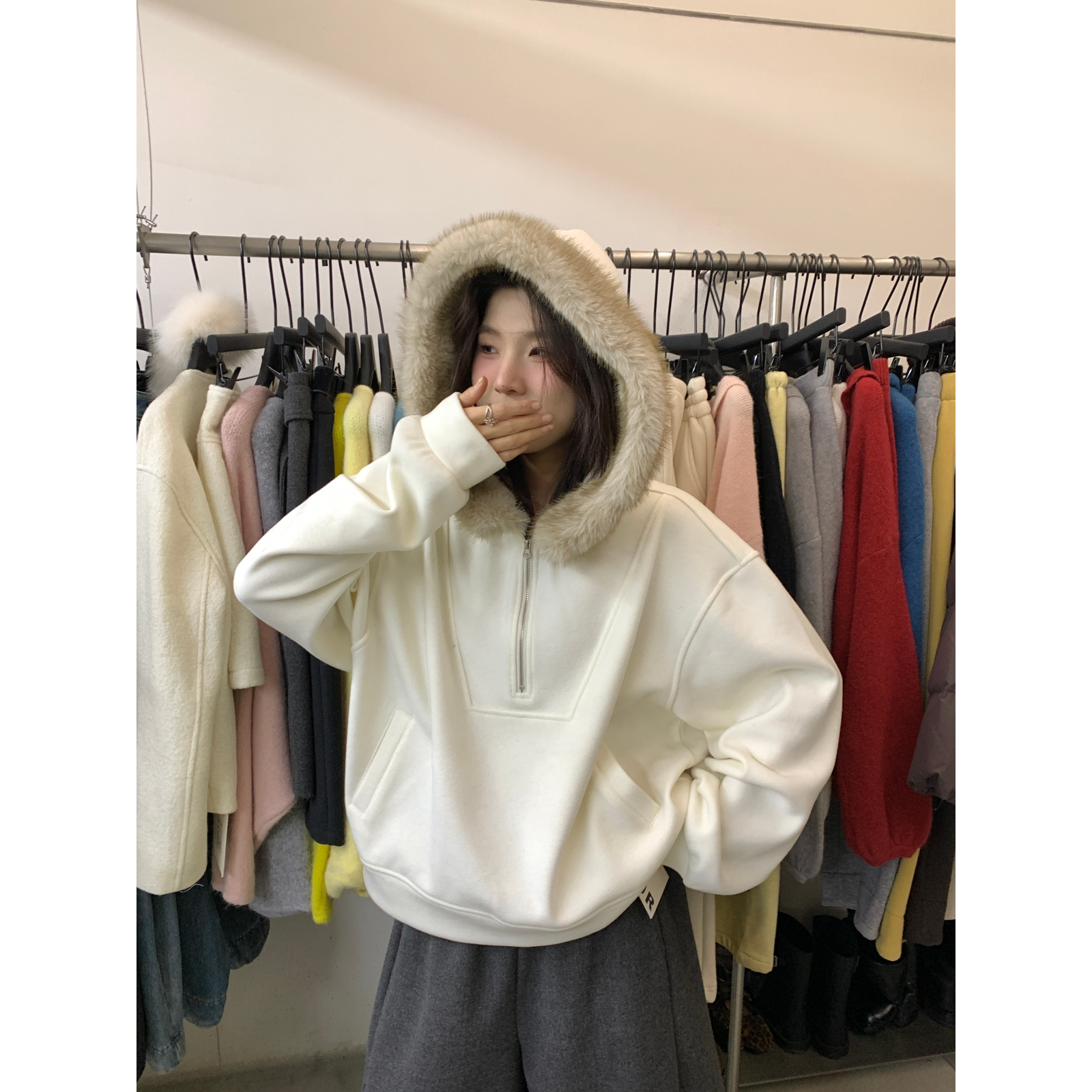 U粒-韩系爆款毛毛连帽加绒自带秋冬氛围感单品之一卫衣83755