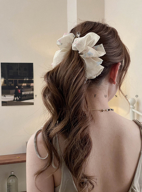 FUNCOCO｜慵懒法式碎花~蓬松显发量多香蕉夹竖式马尾发夹后脑勺女