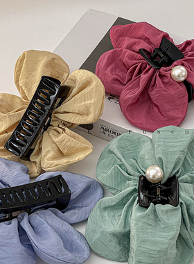 韩国进口优雅东大门2024夏季新款布艺珍珠花瓣抓夹高级感鲨鱼夹