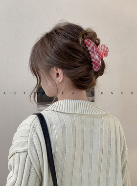 FUNCOCO｜清新韩系红色格子亚克力后脑勺盘发鲨鱼夹小号发量少女