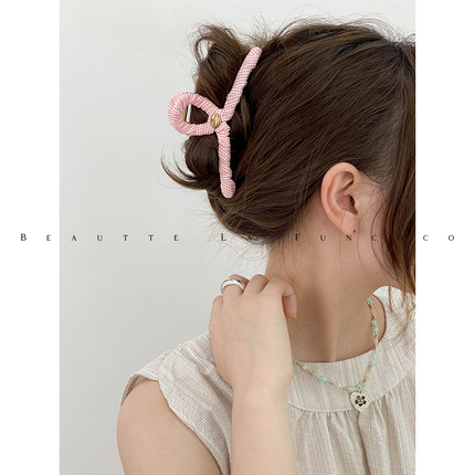 Qc2024 New Summer Energetic and Fresh Plaid Hair Clip Claw Clip for Women with Large Hair Volume Fabric Shark Clip