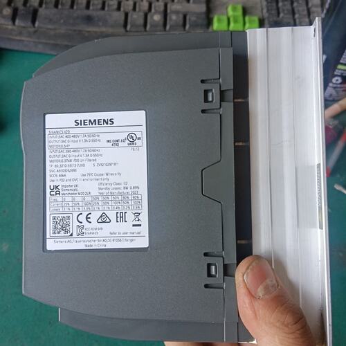 议价3973#，0.37KW380V，V20变频器，型号6可维修