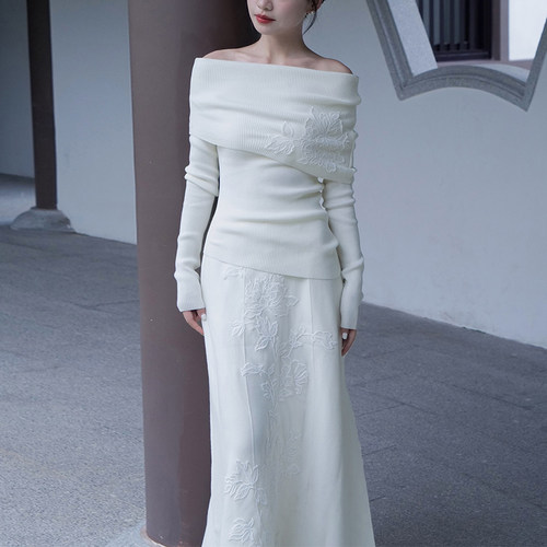 彼得潘大叔《雪落牡丹亭》针织刺绣一字肩订婚领证上衣半裙套装