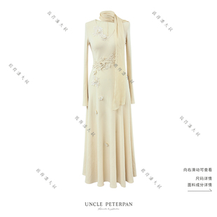 舒适长款 彼得潘大叔 饰修身 浪漫感立体花装 连衣裙 风走花间