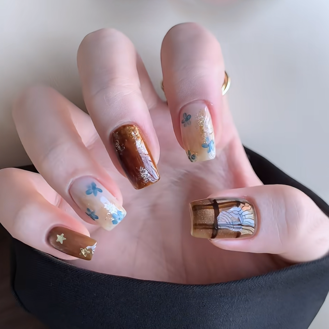 秋冬蓝花晕染棕色系纯手工穿戴甲