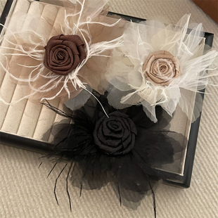 超仙优雅玫瑰花毛毛花朵胸针发夹两用小众设计礼服西装 胸花朵配饰
