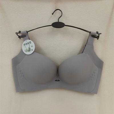 莲娜姬139中薄B无钢圈文胸聚拢无痕收副乳侧收光面舒适上托内衣