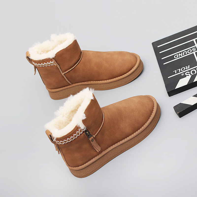 2024冬新款大码女鞋41-43保暖棉靴时尚休闲短靴特大号加厚雪地靴