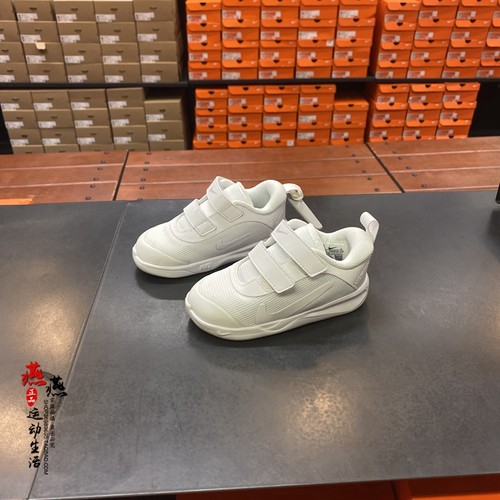 NIKE耐克正品轻便舒适运动鞋