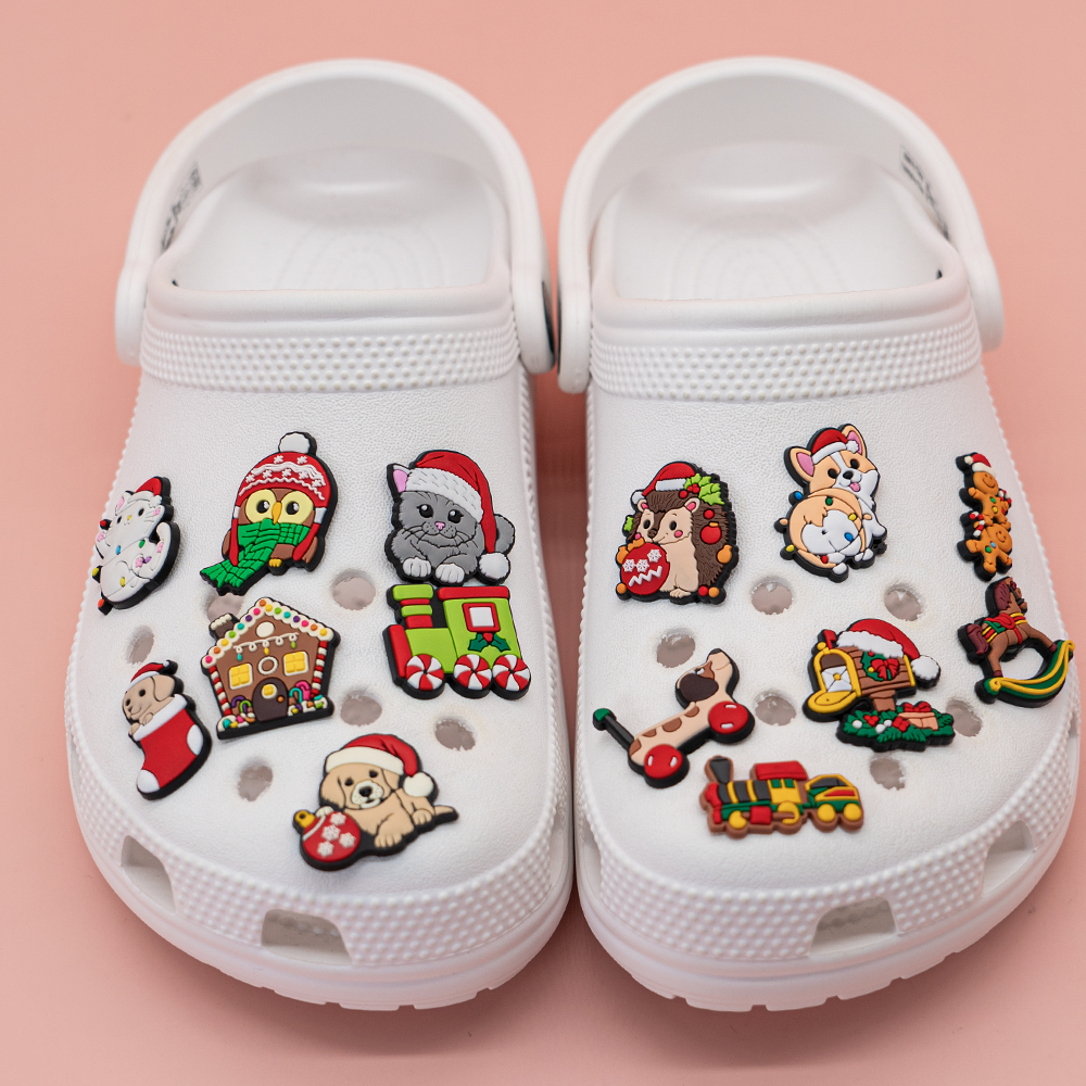 圣诞卡通卡骆驰洞洞鞋花配饰PVC花园鞋软胶鞋扣成人儿童沙滩鞋扣