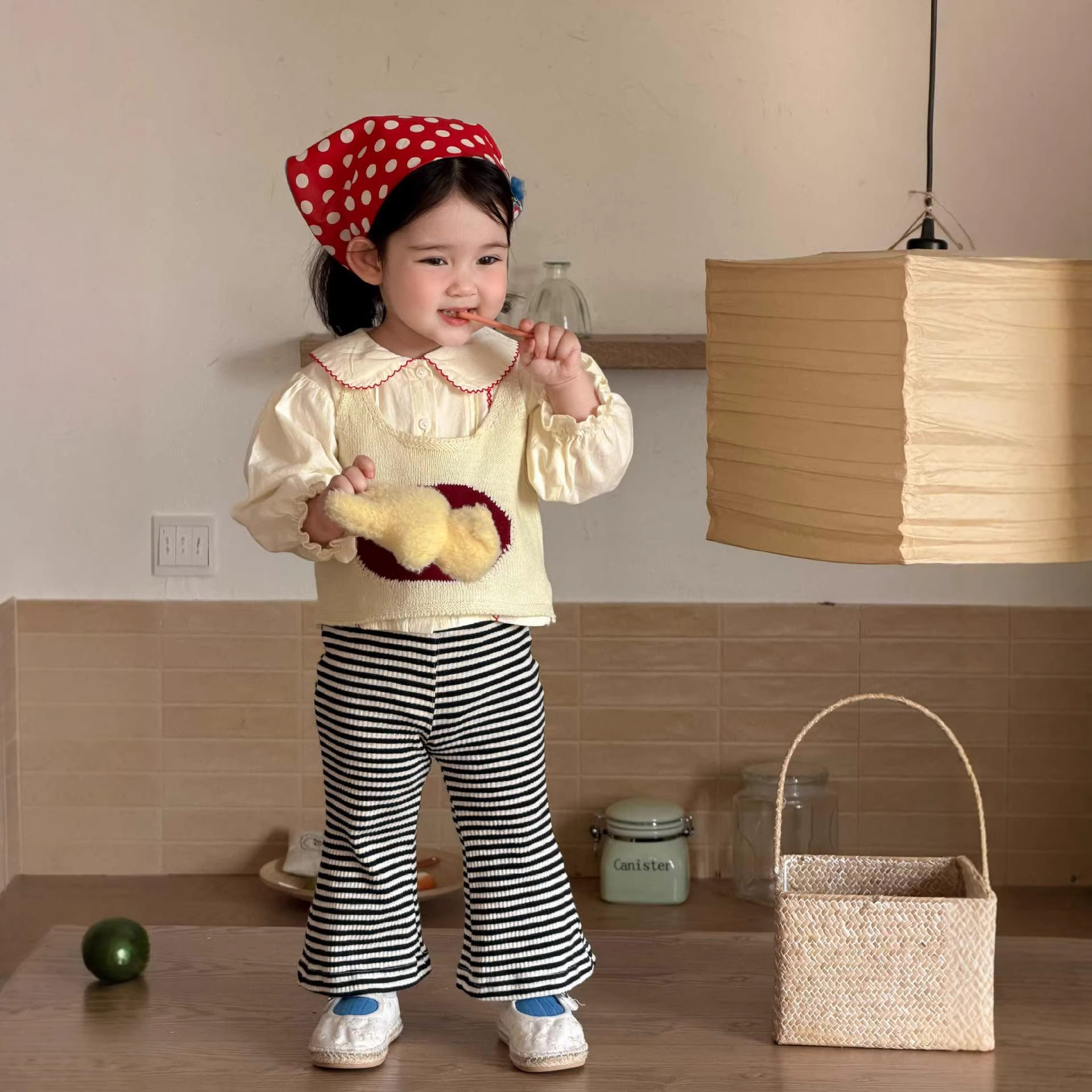 韩版童装 春新款 女宝宝娃娃领长袖衬衫 针织小马甲 条纹喇叭裤