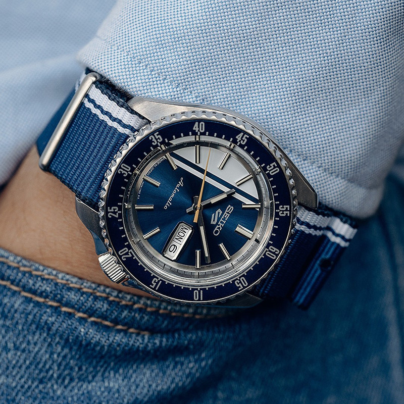 代购Seiko 5 Sports精工蓝白条纹尼龙表带男士防水机械运动手表