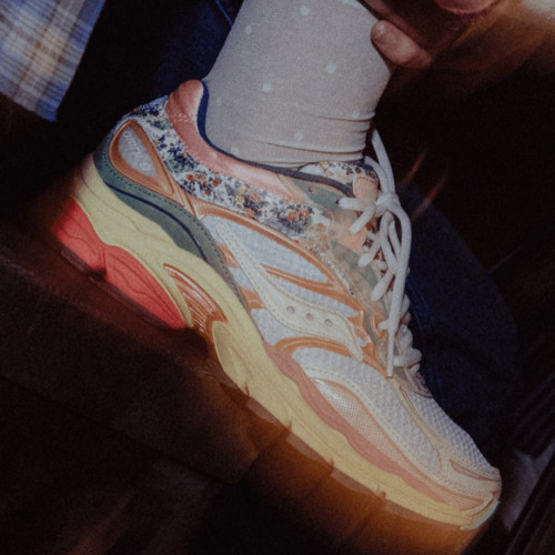 代购Saucony Progrid Omni 9索康尼复古白小碎花拼色男女跑步鞋