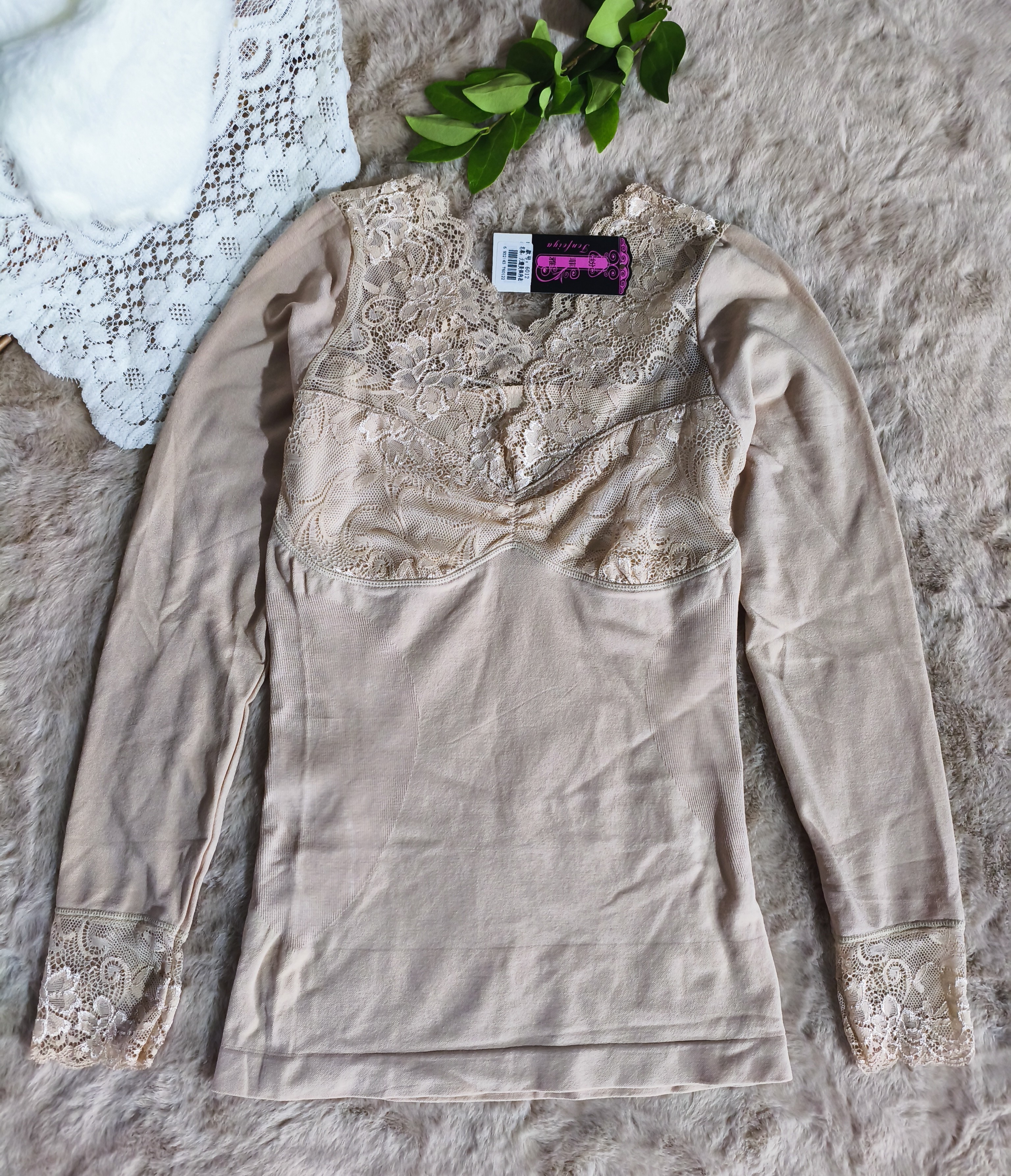 实体下架女士蕾丝性感打底保暖上衣打底衫修身内搭舒适透气时尚