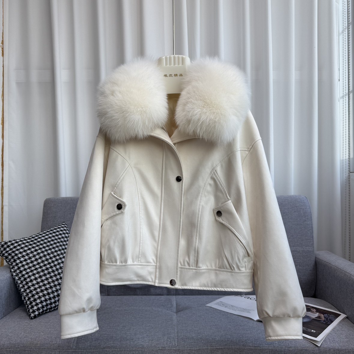 2025秋冬可拆卸狐狸毛领皮草女海宁真毛鹅绒麂皮绒短款外套大衣,女装/女士精品,皮草,淘宝优惠券,粉丝福利购,淘宝优惠卷