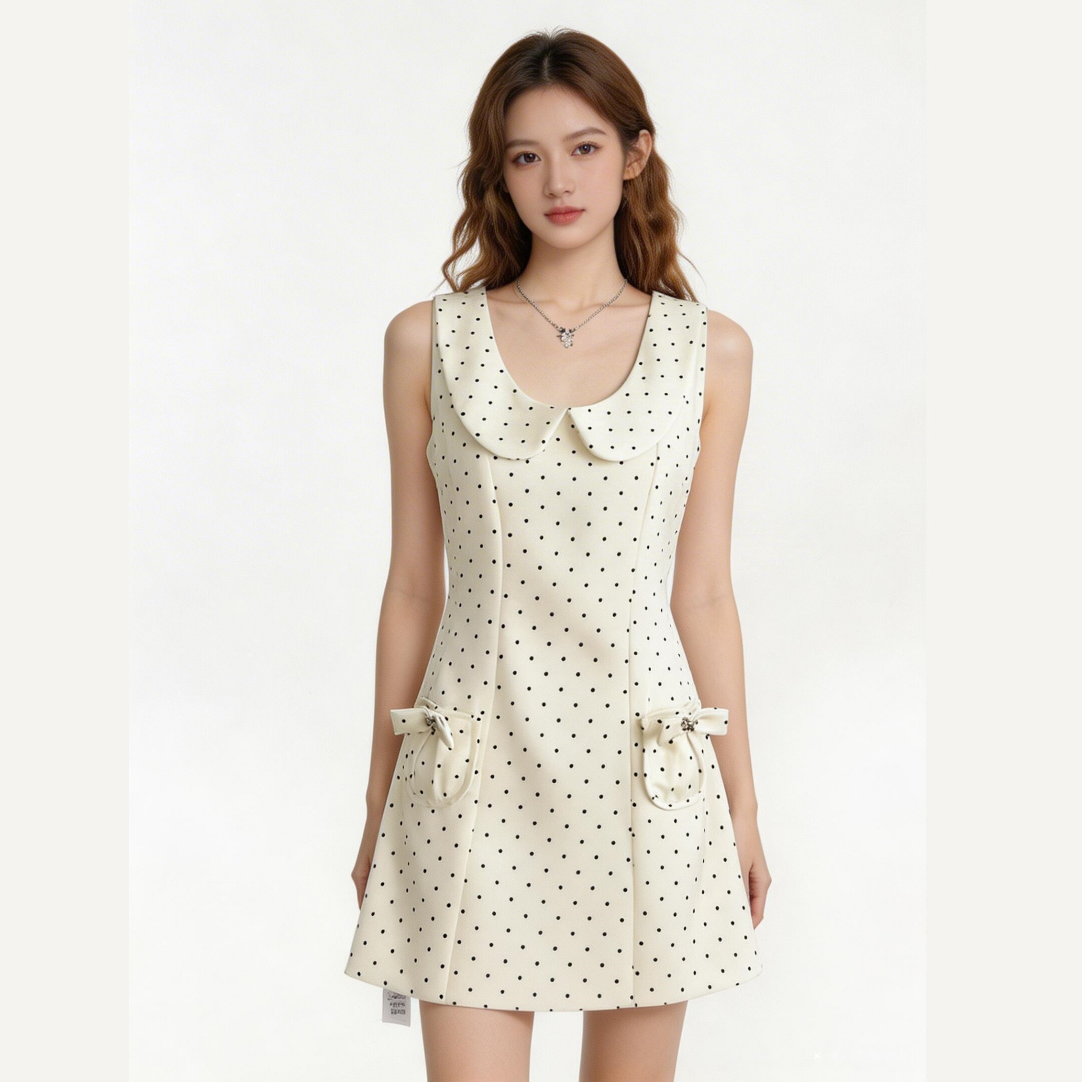 奶白波点无袖连衣裙女夏娃娃领蝴蝶结口袋收腰显瘦A字短裙背心裙