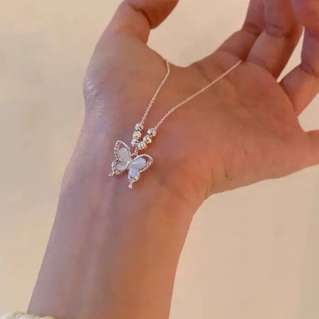 高级百搭洋气冷淡风冰透猫眼石蝴蝶项链精致高颜值配裙子锁骨链女