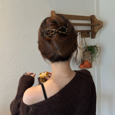 时尚豹纹皮质蝴蝶结扭扭夹盘发头饰后脑勺发夹女高级感一字夹头饰