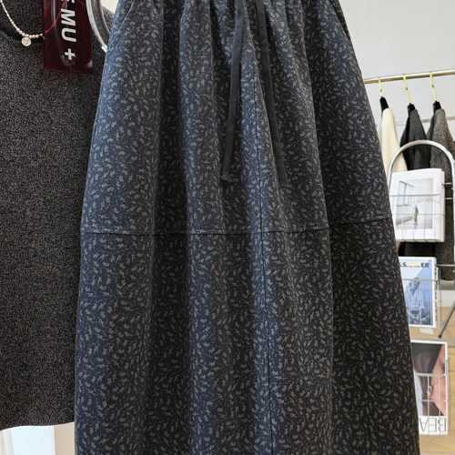 高级感小碎花韩系花苞半身裙女秋