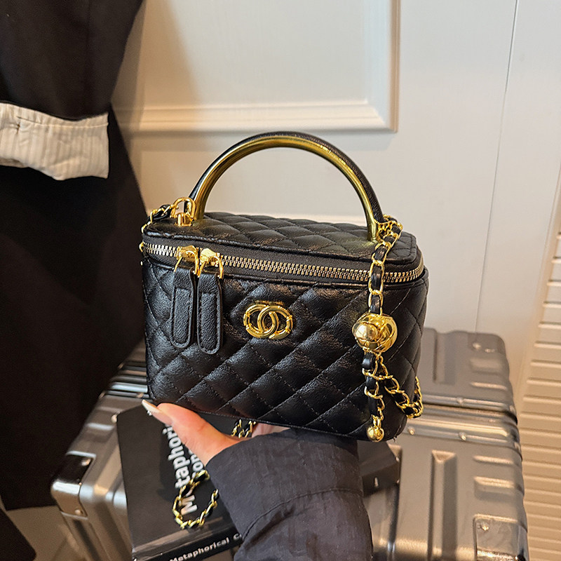 女士轻奢黑色女包2025新时尚斜挎包链条小包高级感菱格单肩斜跨包