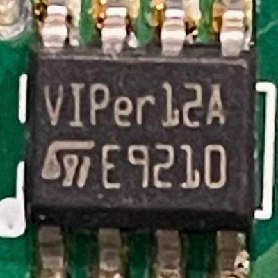 VIPER12A VIPER12ASTR-E SOP-8 VIPER22AS 开关电源芯片 贴片进口