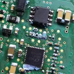 3826 LTC3826EUH QFN32 别克汽车导航显示屏电源降压稳压器IC芯片