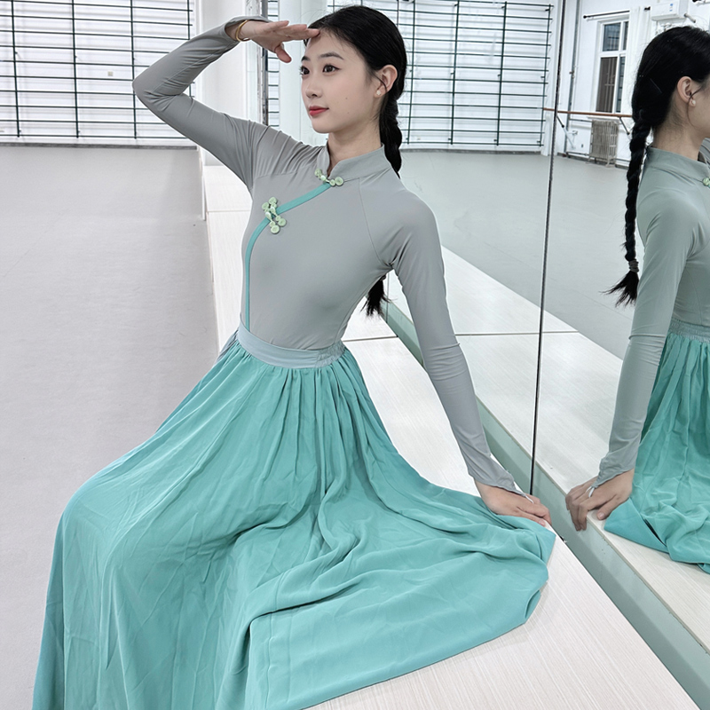 民族舞表演服基训服练习