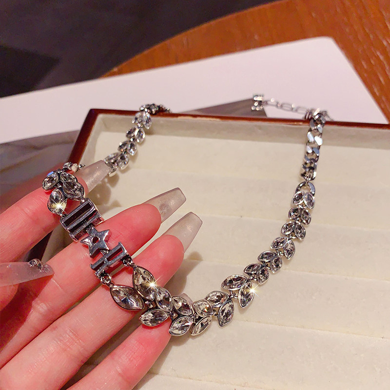 韩国东大门轻奢复古水钻麦穗字母锁骨链颈链时尚高级感百搭项链女