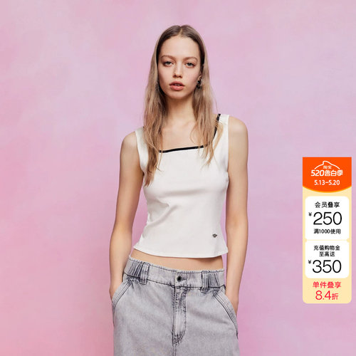 绫致ONLY2026春季新款简约撞色方领显瘦短款吊带背心T恤女