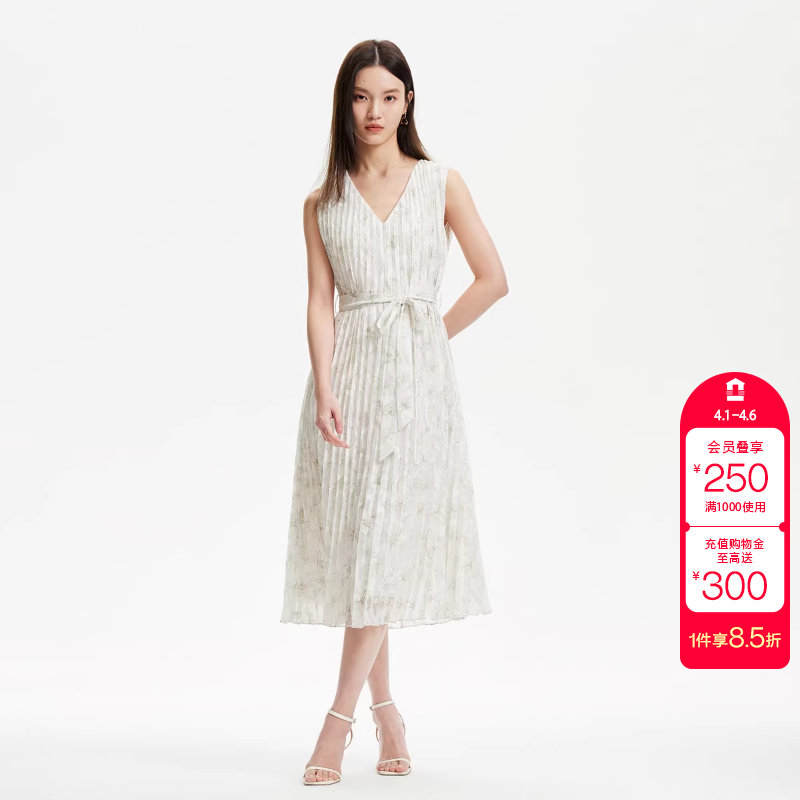 绫致Vero Moda连衣裙春季浪漫印花压褶无袖V领连衣裙度假风