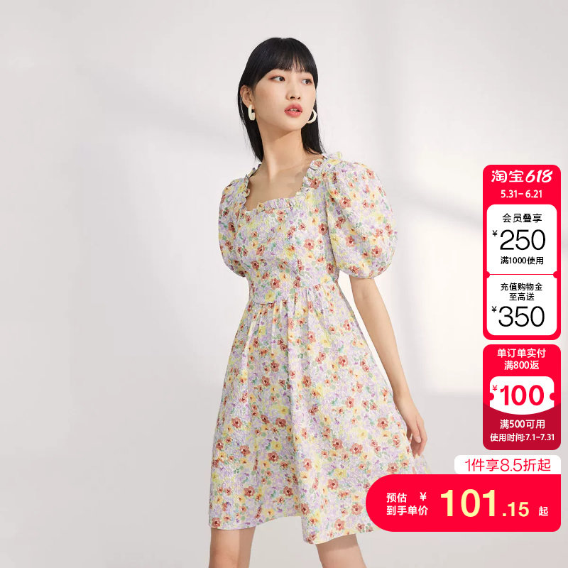 绫致Vero Moda连衣裙夏季新款油画碎花方领泡泡袖修身时尚