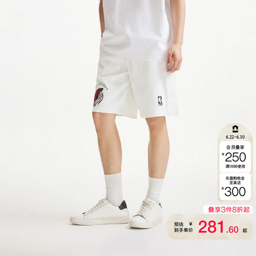 vj区绫致【NBA联名款开拓者队】杰克琼斯短裤双侧开衩字母