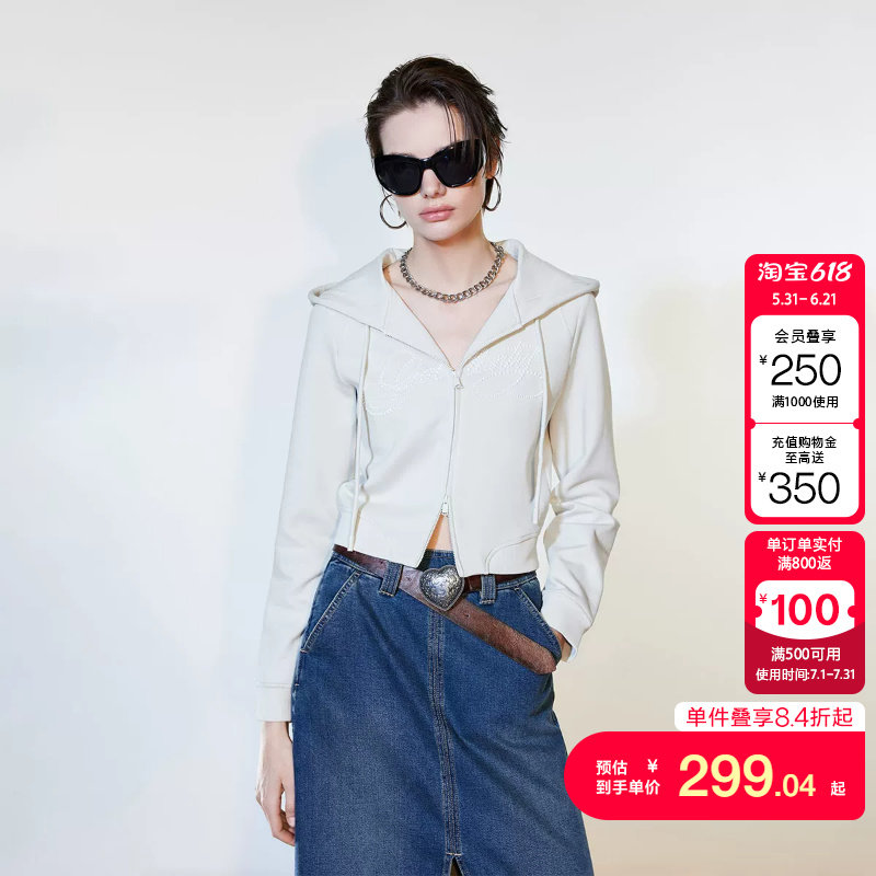 绫致ONLY2026春季新款短款立体印花双向拉链连帽卫衣女