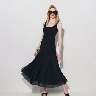 绫致ONLY2026春季新款U型领薄纱拼接收腰修身剪裁连衣裙女