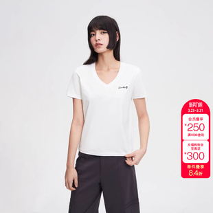 绫致ONLY春夏新通勤风休闲百搭正肩v领纯色刺绣T恤女时尚