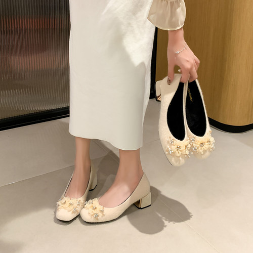 绝美加绒白色高跟鞋女2025新款冬季毛毛鞋婚鞋新娘鞋中跟粗跟单鞋